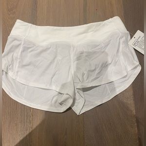 White lululemon speed up LR lined shorts 2.5”, size 4